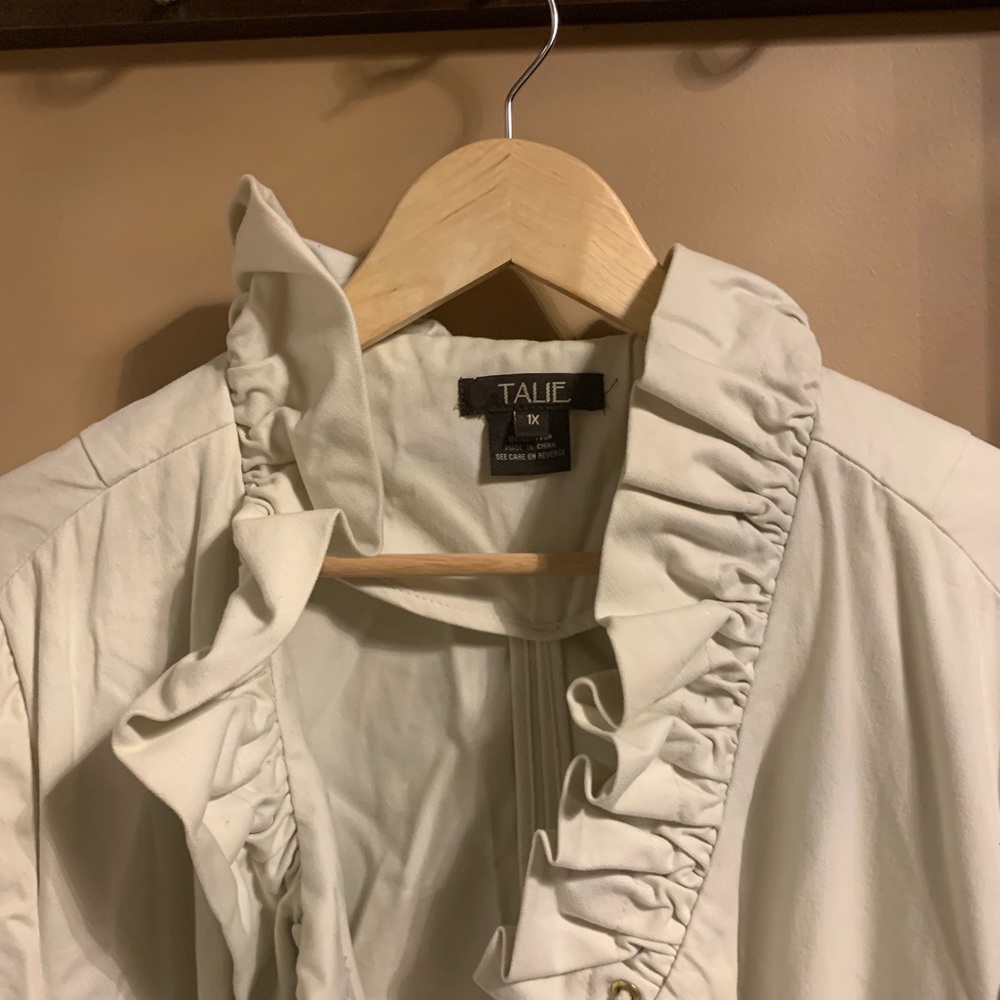 3/4 Sleeve Jacket - Picture 2 of 3